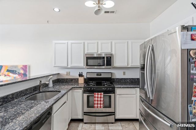 20 Midland 3C, Kearny, NJ 07032