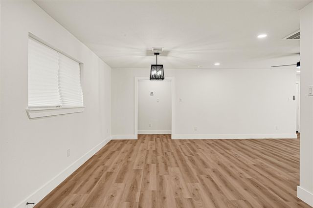 5827 Heron Drive, Houston, TX 77033