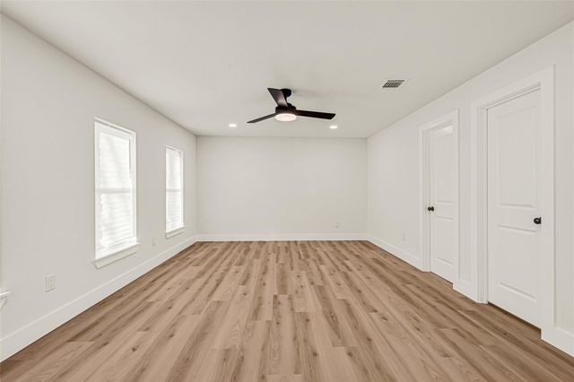 5827 Heron Drive, Houston, TX 77033