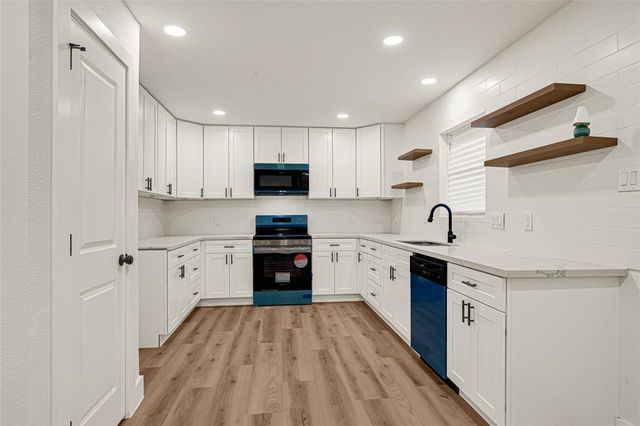 5827 Heron Drive, Houston, TX 77033