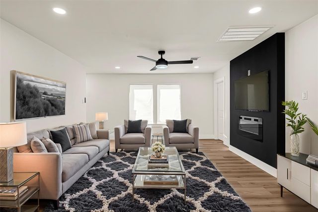 5827 Heron Drive, Houston, TX 77033