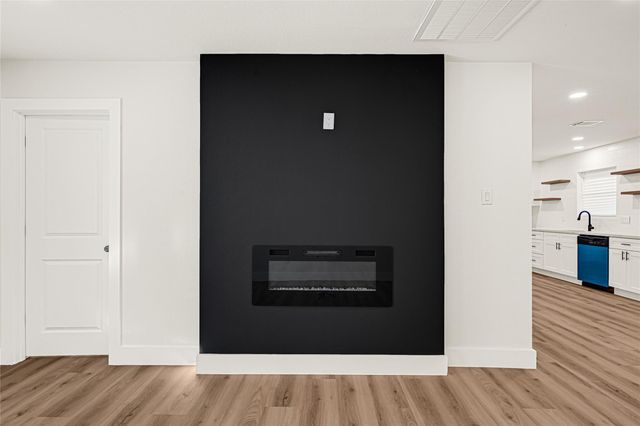 5827 Heron Drive, Houston, TX 77033