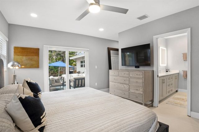 833 NE 17th Court, Fort Lauderdale, FL 33305