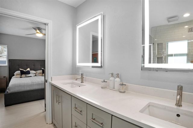 833 NE 17th Court, Fort Lauderdale, FL 33305