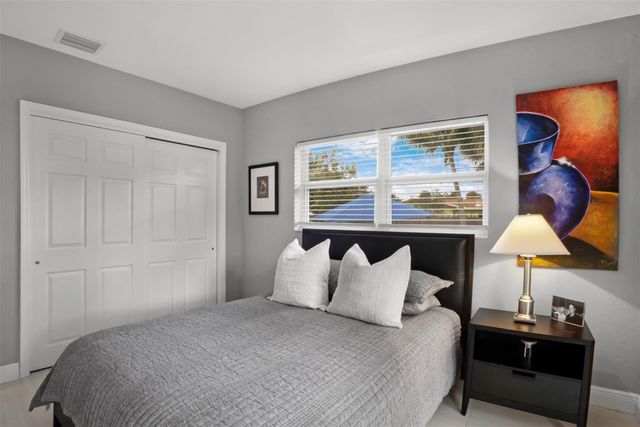 833 NE 17th Court, Fort Lauderdale, FL 33305