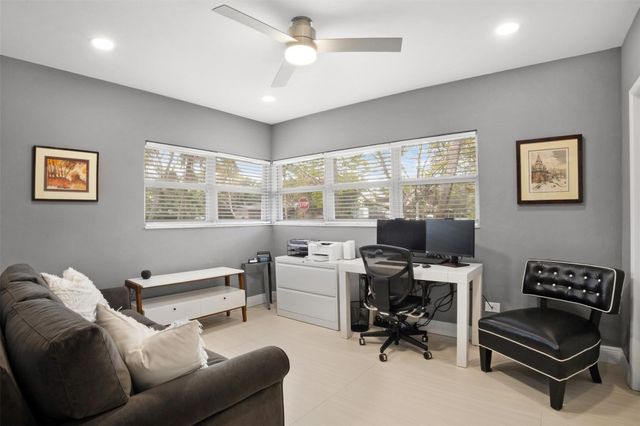 833 NE 17th Court, Fort Lauderdale, FL 33305