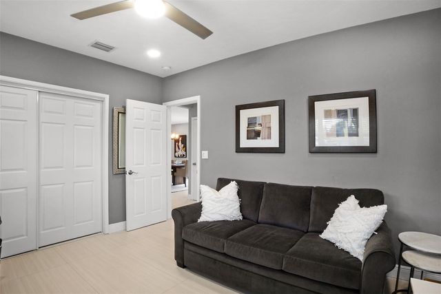 833 NE 17th Court, Fort Lauderdale, FL 33305