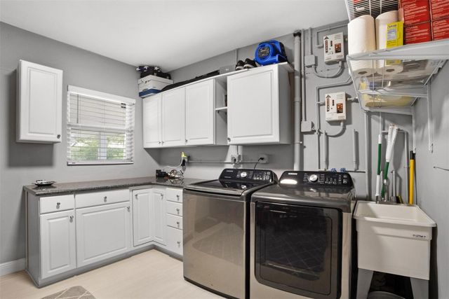 833 NE 17th Court, Fort Lauderdale, FL 33305