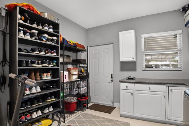 833 NE 17th Court, Fort Lauderdale, FL 33305