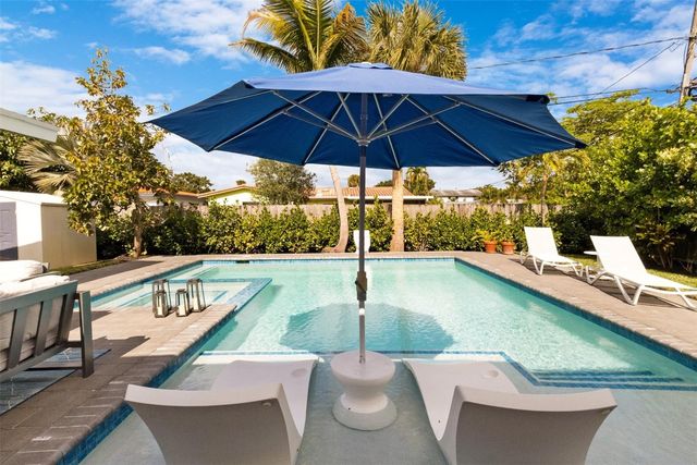 833 NE 17th Court, Fort Lauderdale, FL 33305