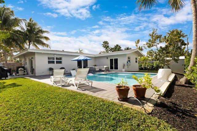 833 NE 17th Court, Fort Lauderdale, FL 33305