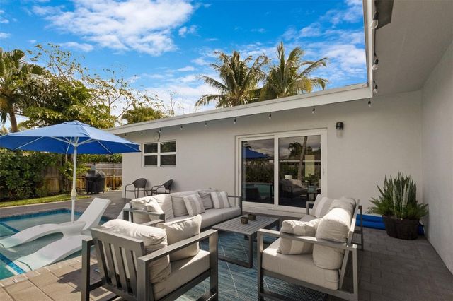 833 NE 17th Court, Fort Lauderdale, FL 33305