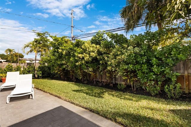 833 NE 17th Court, Fort Lauderdale, FL 33305