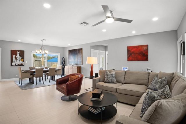 833 NE 17th Court, Fort Lauderdale, FL 33305