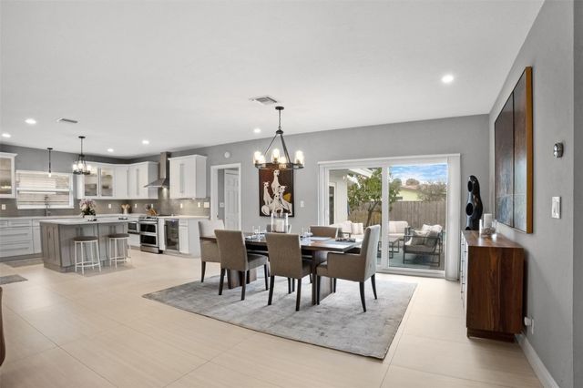 833 NE 17th Court, Fort Lauderdale, FL 33305