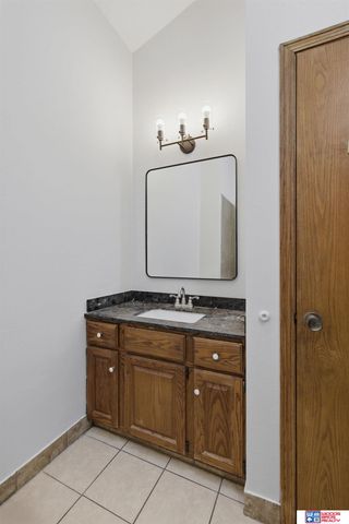 2823 Drake Street, Lincoln, NE 68516