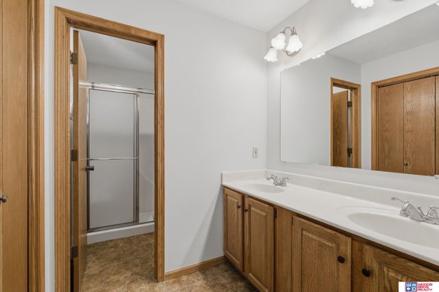 2823 Drake Street, Lincoln, NE 68516