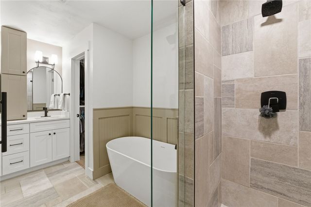 13246 Loganberry Lane, Bentonville, AR 72712