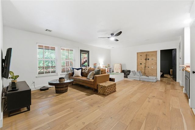 13246 Loganberry Lane, Bentonville, AR 72712