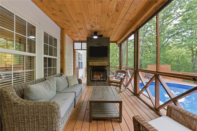 13246 Loganberry Lane, Bentonville, AR 72712