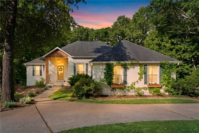 13246 Loganberry Lane, Bentonville, AR 72712