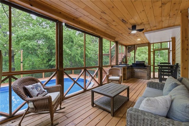 13246 Loganberry Lane, Bentonville, AR 72712