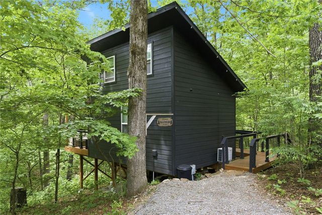 13246 Loganberry Lane, Bentonville, AR 72712