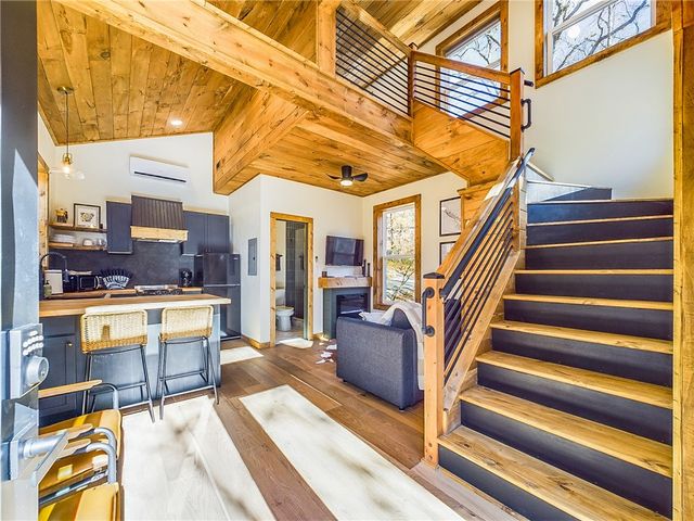 13246 Loganberry Lane, Bentonville, AR 72712