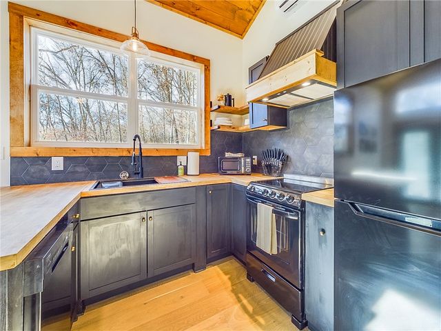 13246 Loganberry Lane, Bentonville, AR 72712