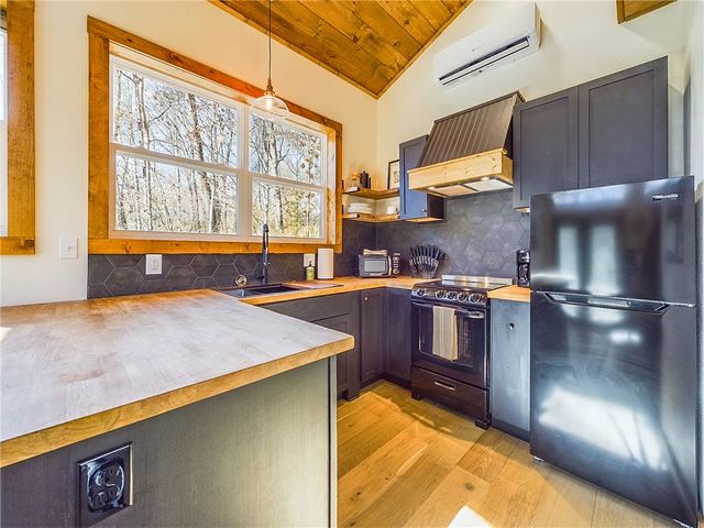13246 Loganberry Lane, Bentonville, AR 72712