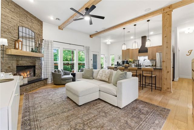 13246 Loganberry Lane, Bentonville, AR 72712