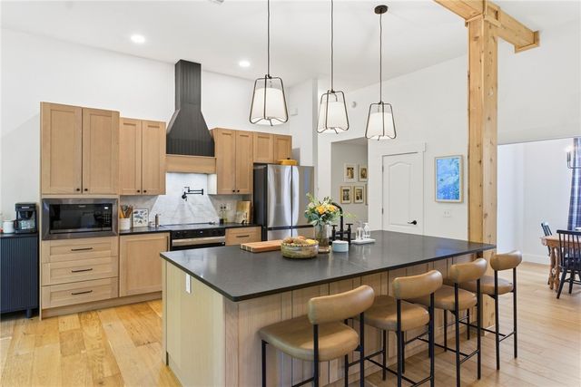13246 Loganberry Lane, Bentonville, AR 72712