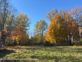 3253 Pine Tree Road, Lansing, MI 48911