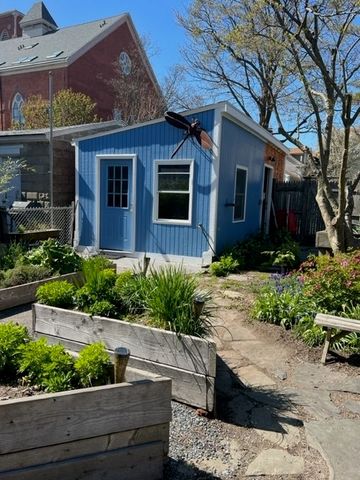 99 Arnold Street, Providence, RI 02906