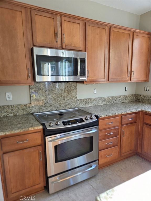 Image 3 of property listing at 28721 Coal Mountain Court, Valencia, CA 91354