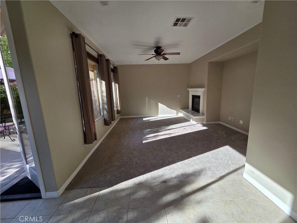 Image 4 of property listing at 28721 Coal Mountain Court, Valencia, CA 91354