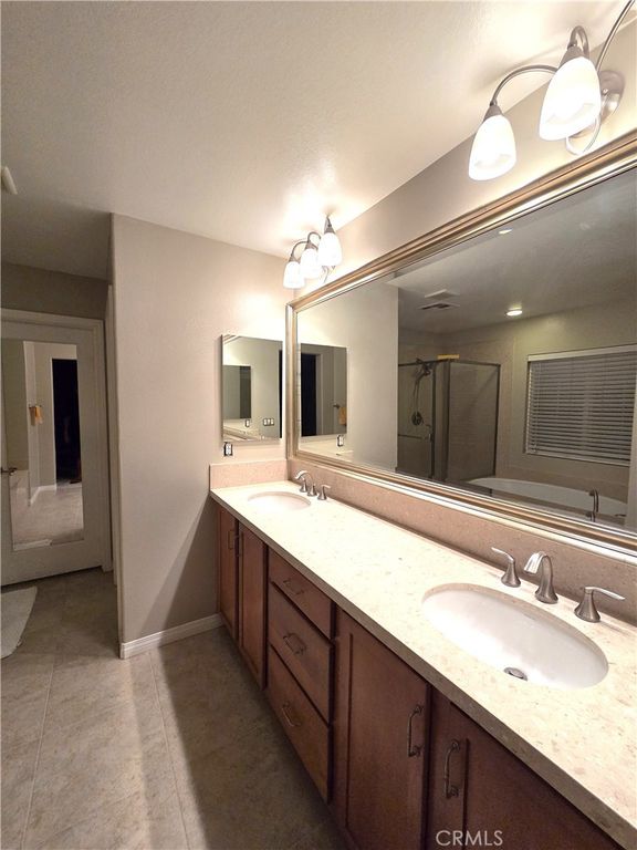 Image 5 of property listing at 28721 Coal Mountain Court, Valencia, CA 91354