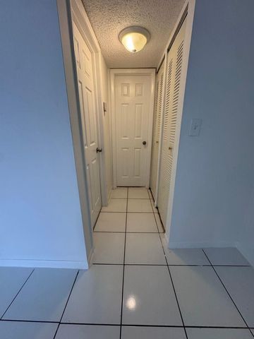 5831 SW 36th Ct 205, Davie, FL 33314