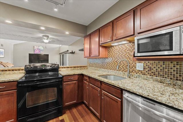 102 Winding Way, A, Covington, KY 41011