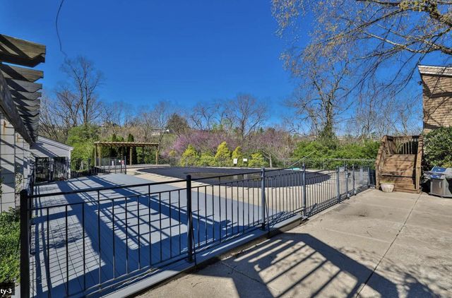 102 Winding Way, A, Covington, KY 41011