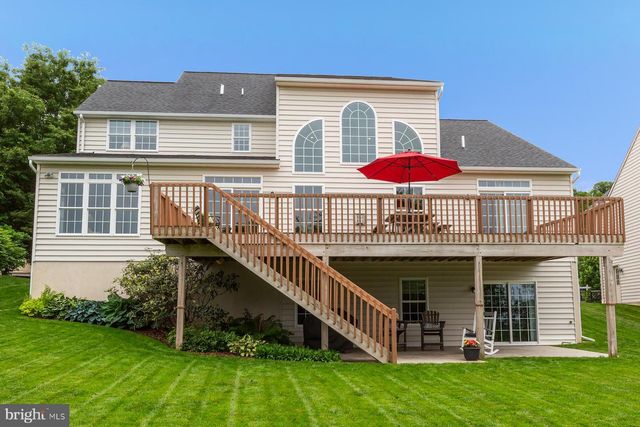 572 EAGLES VIEW, Lancaster, PA 17601