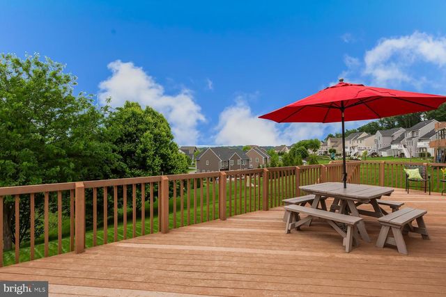 572 EAGLES VIEW, Lancaster, PA 17601