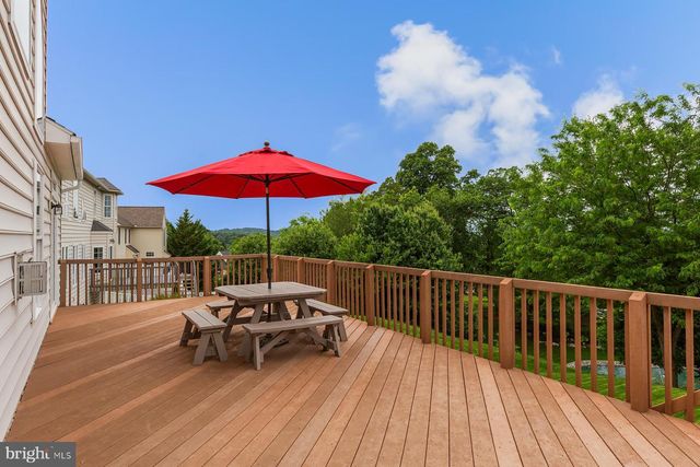 572 EAGLES VIEW, Lancaster, PA 17601