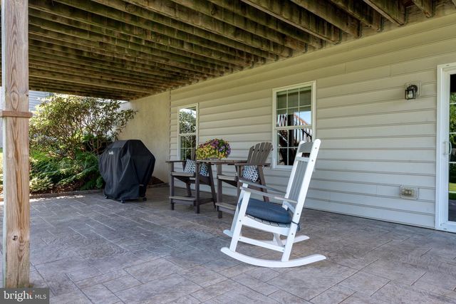 572 EAGLES VIEW, Lancaster, PA 17601