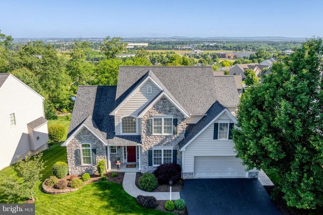 572 EAGLES VIEW, Lancaster, PA 17601