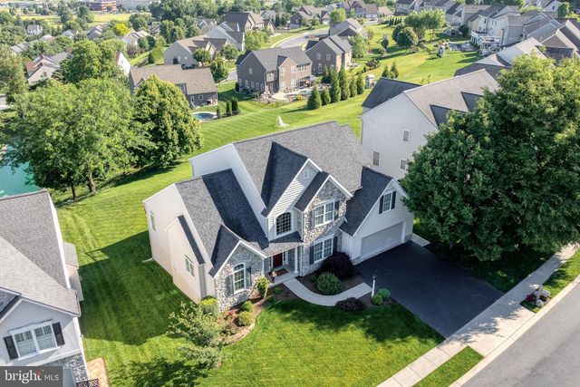 572 EAGLES VIEW, Lancaster, PA 17601