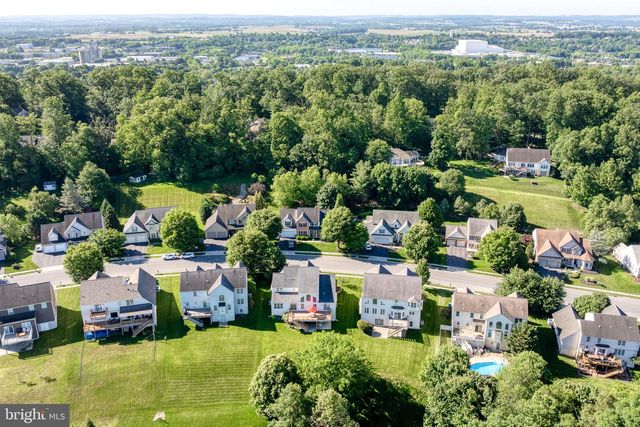 572 EAGLES VIEW, Lancaster, PA 17601
