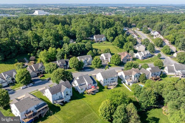572 EAGLES VIEW, Lancaster, PA 17601
