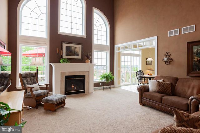572 EAGLES VIEW, Lancaster, PA 17601