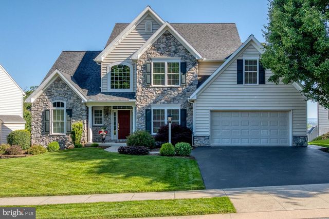 572 EAGLES VIEW, Lancaster, PA 17601